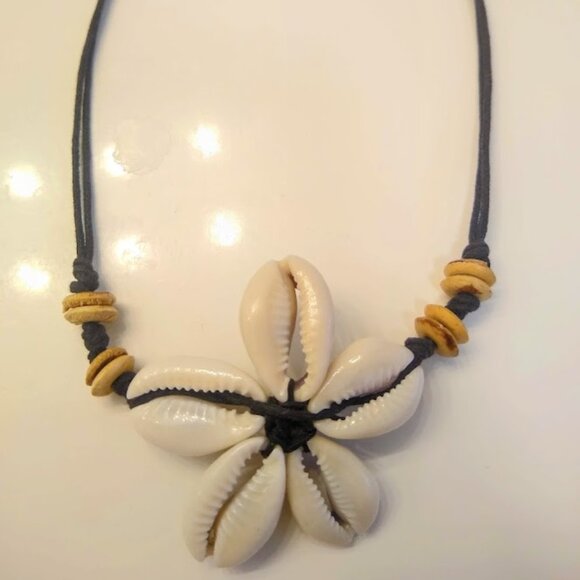 SET of 4  Kid's Teen Girl's Youth necklace assortment multi-materials/colors - Picture 9 of 15